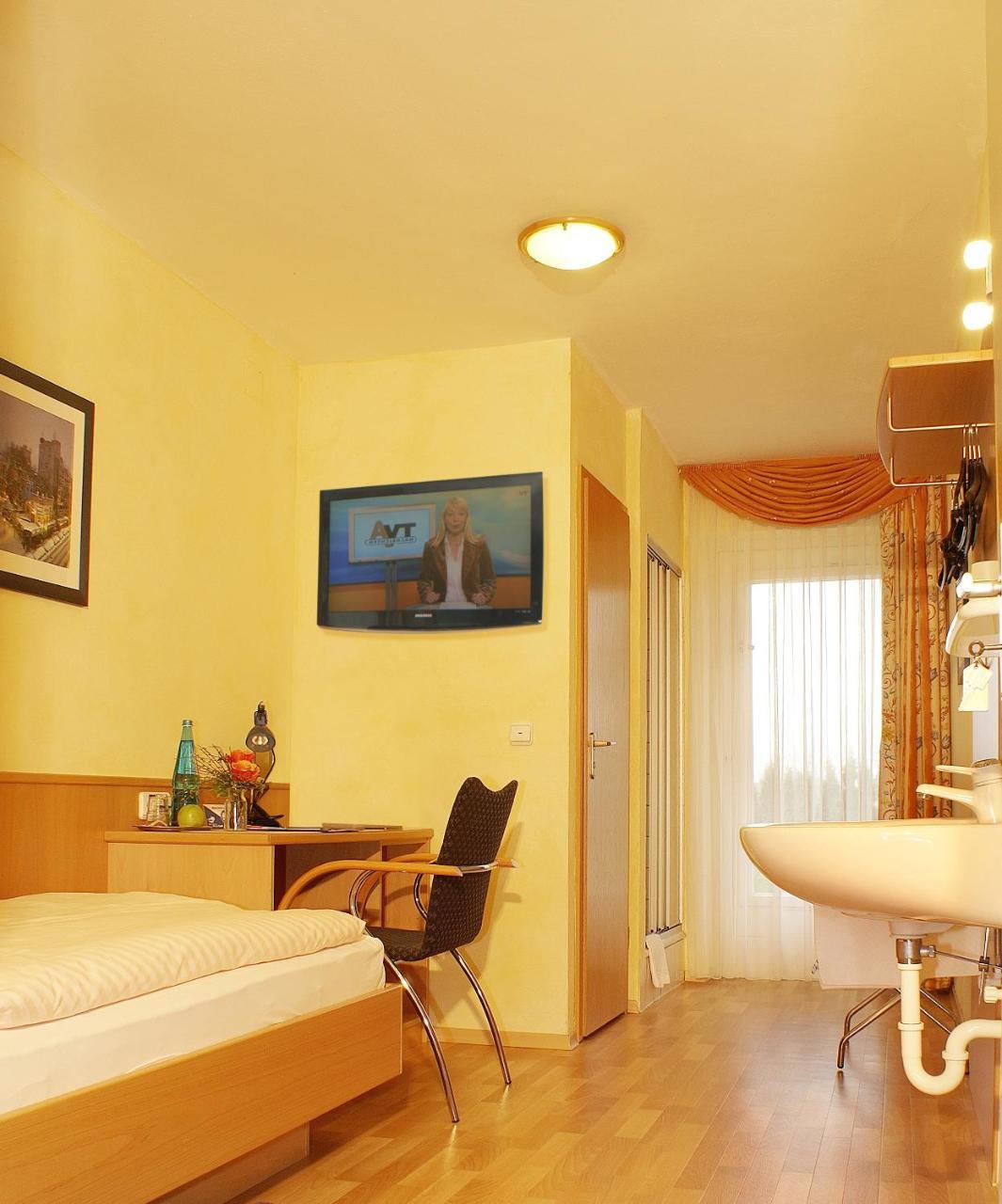Berg-Cafe Hotel Kempten im Allgäu Buitenkant foto